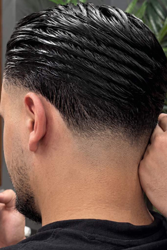 Coupe dégradé pour homme réalisée au salon MOKA - BARBER AND MORE de Cannes.